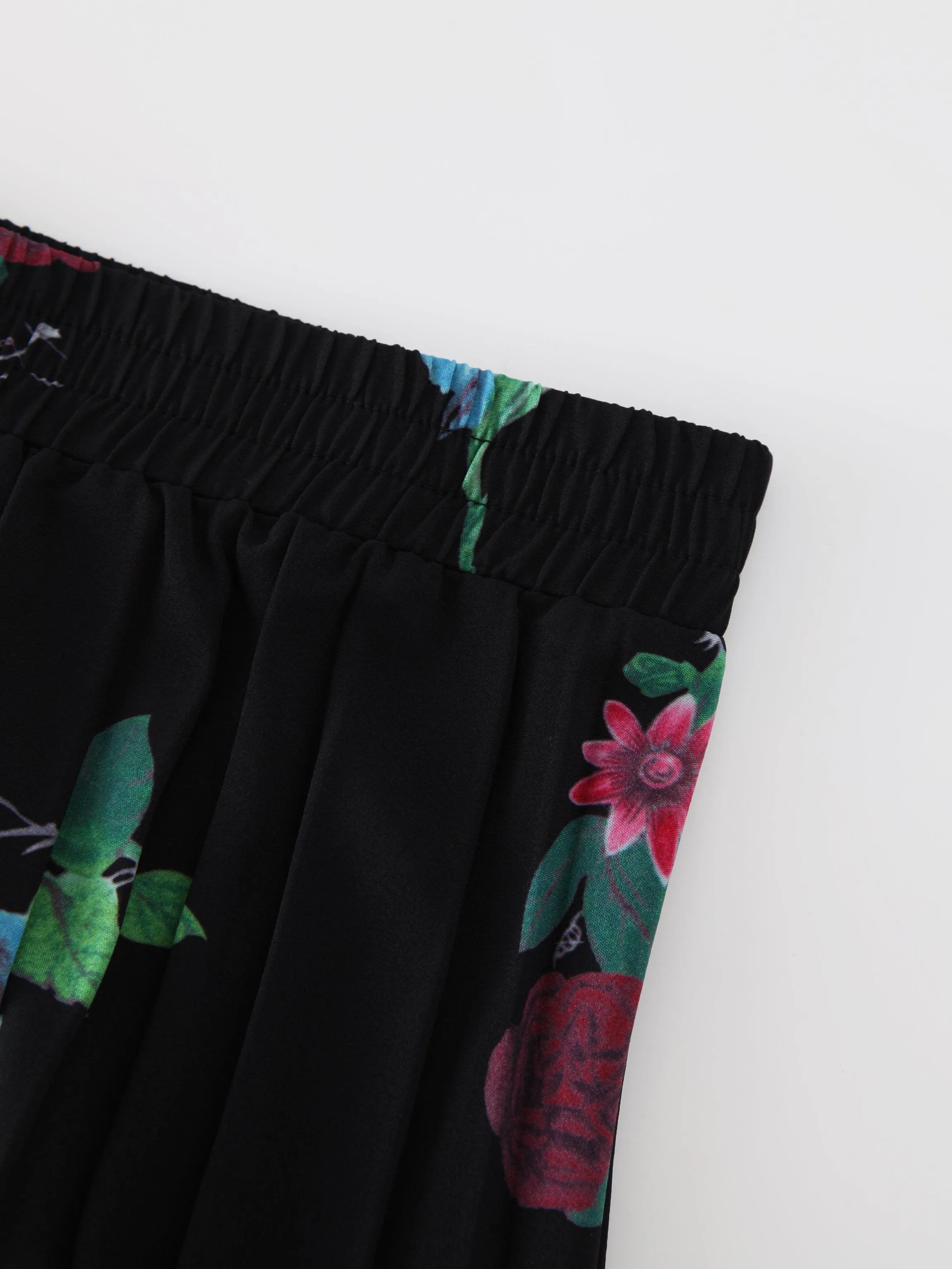 Covered Band Pleated Skirt 37"-Floral Bunch