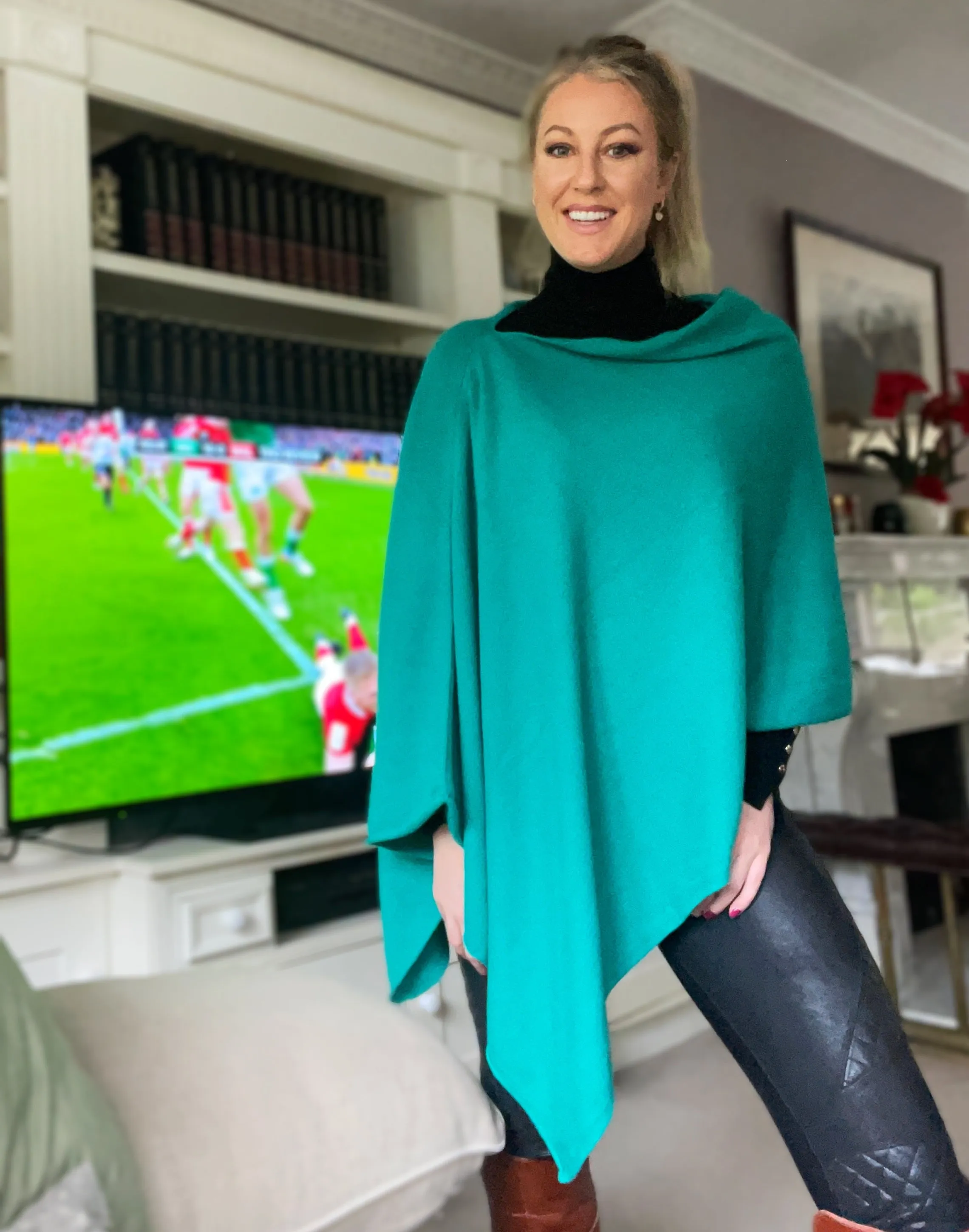 Vert Green Cashmere Poncho